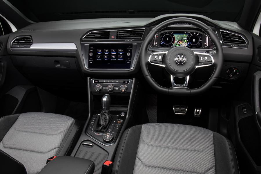 Торпедо Volkswagen Tiguan R-Line Edition 2019 года  (AU) (фото 5 из 10)